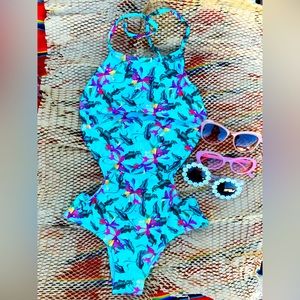 I’m selling bodysuit. From a Brazilian brand: CIA. Marítima.